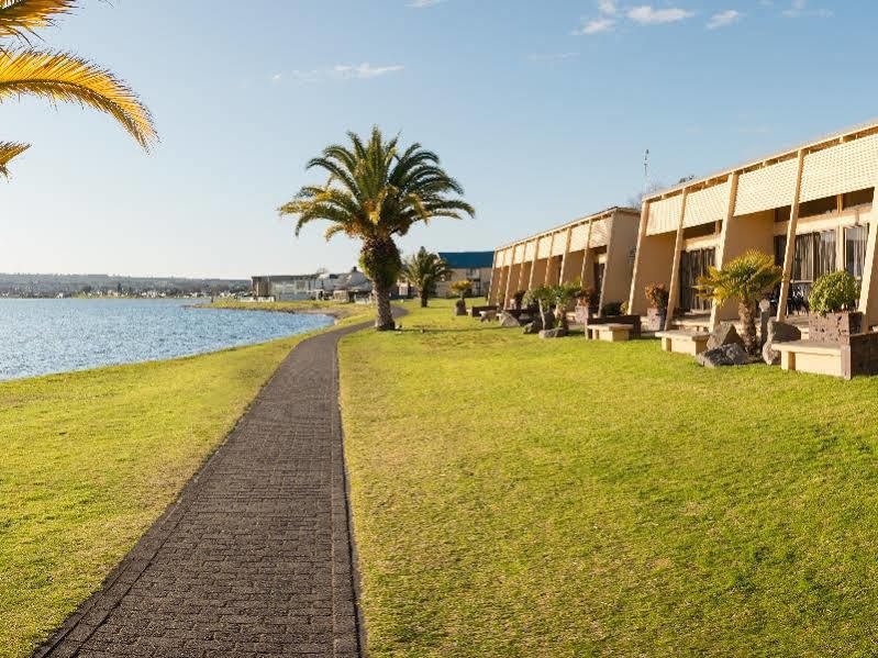 Oasis Beach Motel Taupo Exterior foto